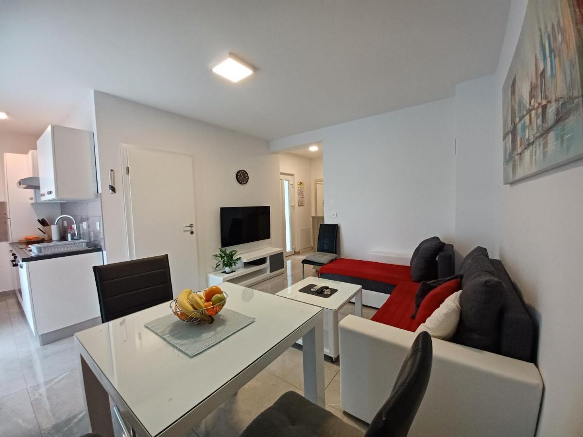 Apartments Leon 2 Novigrad Istria Exterior foto